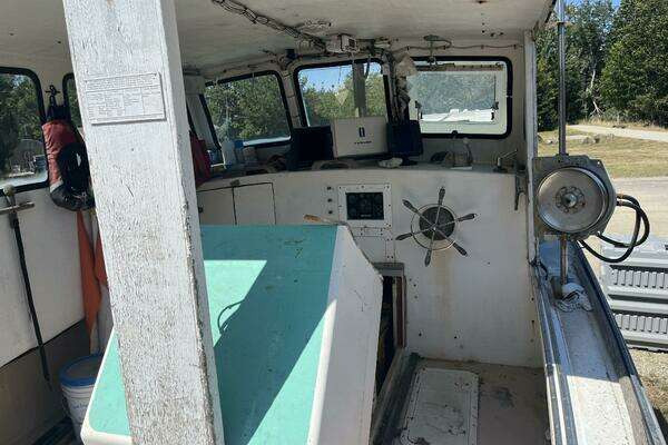 Photo of the 1985 Ellis Lobster "No Frills"