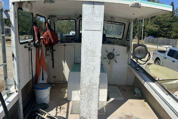 Photo of the 1985 Ellis Lobster "No Frills"