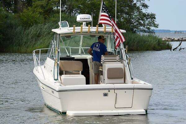 Photo of the 2003 Pursuit 3000 Express