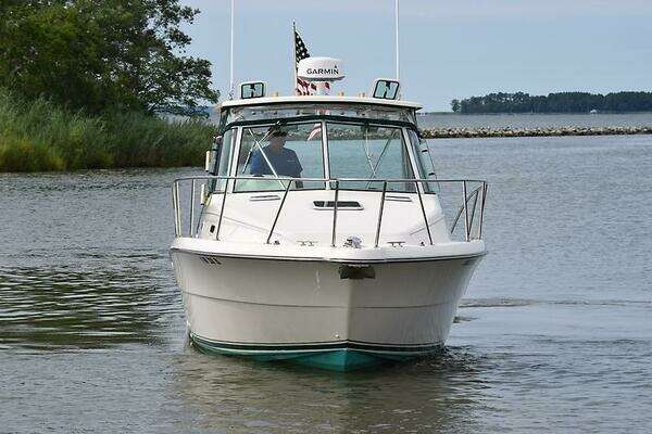 Photo of the 2003 Pursuit 3000 Express