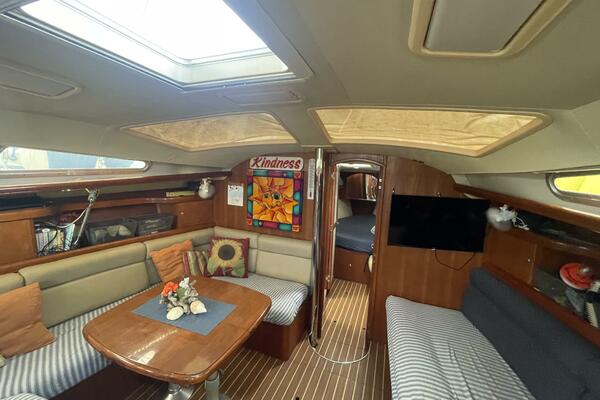 Role 44ft Hunter Yacht For Sale