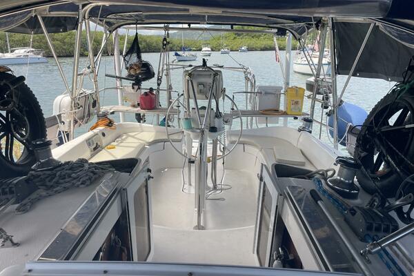 Role 44ft Hunter Yacht For Sale