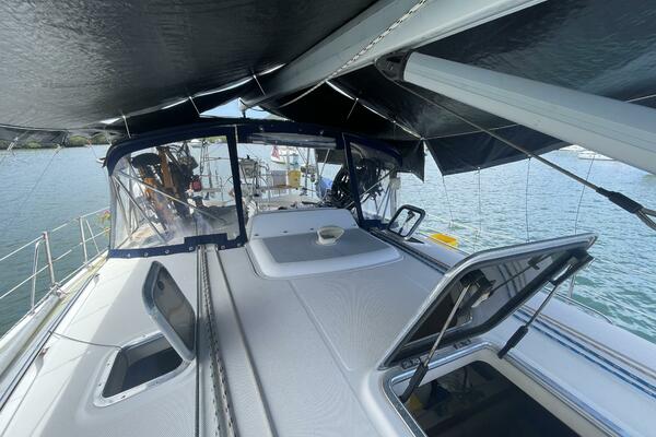 Role 44ft Hunter Yacht For Sale