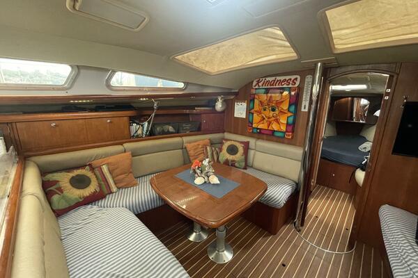 Role 44ft Hunter Yacht For Sale
