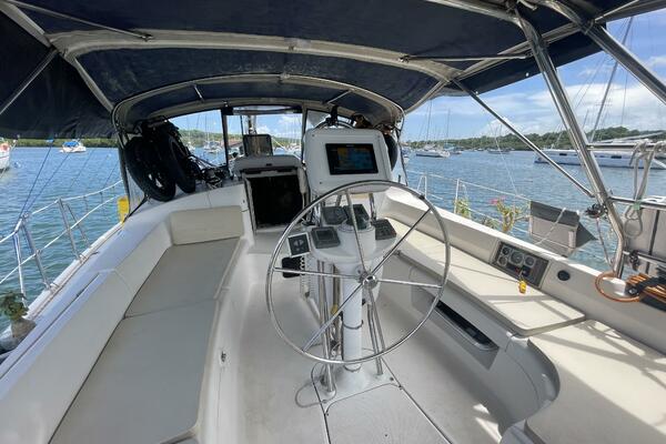 Role 44ft Hunter Yacht For Sale