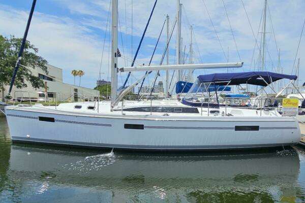 42-ft-Catalina-2017-425-St Petersburg Florida United States yacht for sale