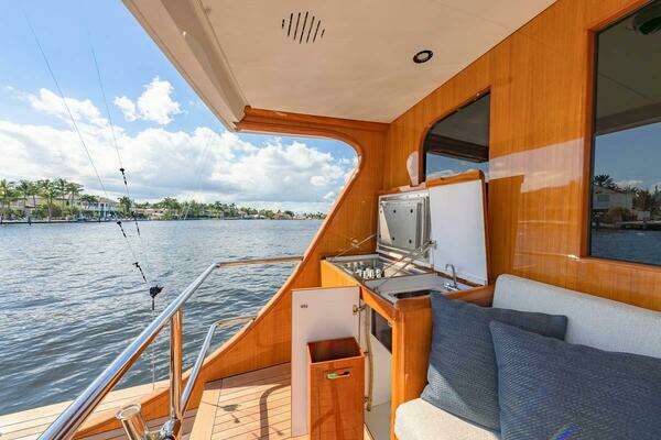 Photo of the 1984 Feadship Gentleman's Yachtfish "CATCH"