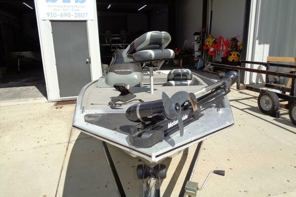 18ft Tracker Yacht For Sale