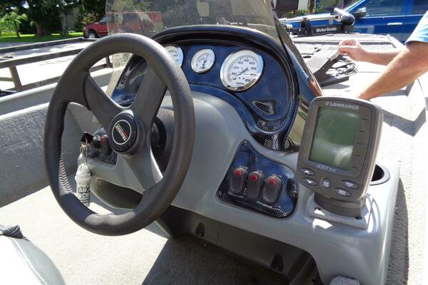 18ft Tracker Yacht For Sale