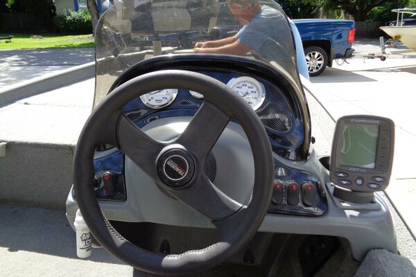 18ft Tracker Yacht For Sale