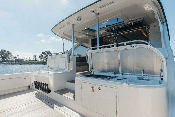 Photo of the 2023 Riviera 645 SUV "HERMOSA"