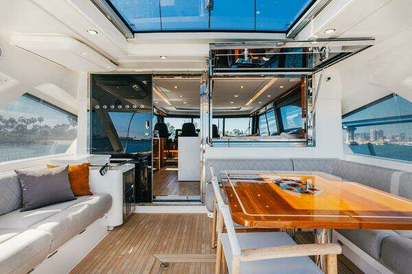 Photo of the 2023 Riviera 645 SUV "HERMOSA"