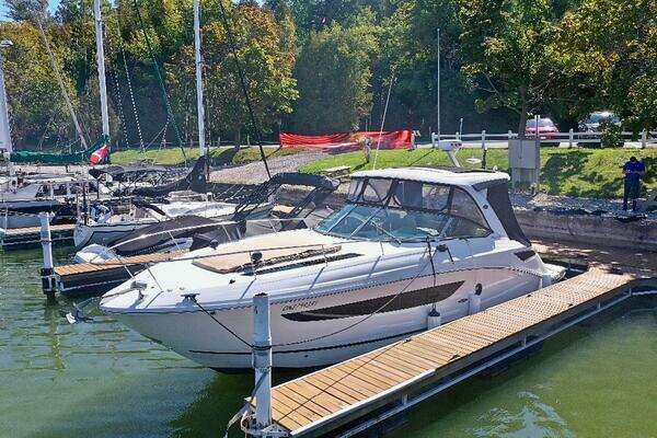 35-ft-Sea Ray-2016-350 Sundancer-Bayfield Ontario Canada yacht for sale