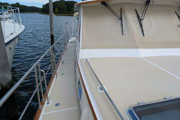 2006 Grand Banks 49