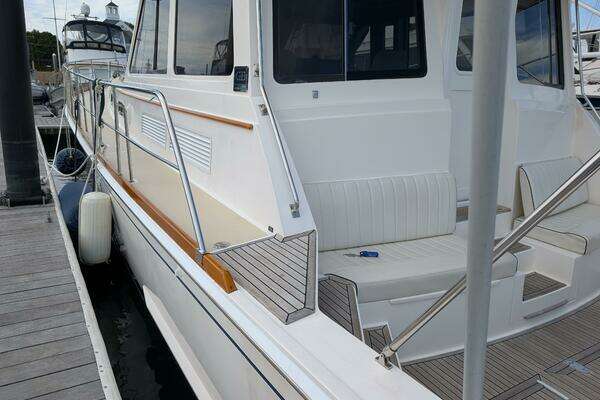 2006 Grand Banks 49