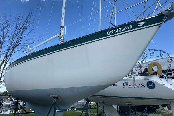 35-ft-Hughes Columbia-1988-Morning Dove-Midland Ontario Canada yacht for sale