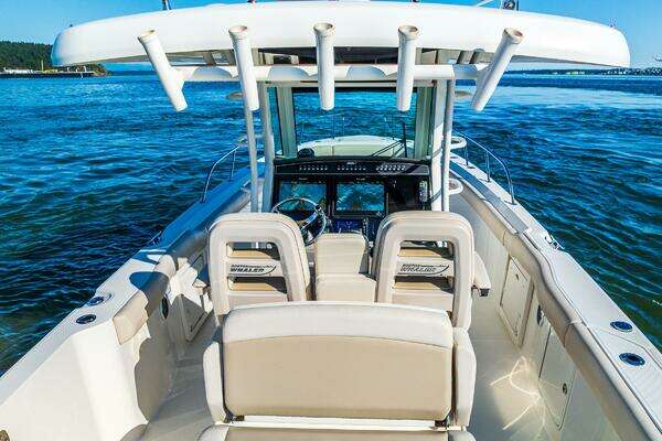 2017 Boston Whaler 33