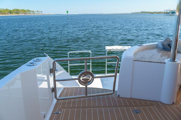 Hideout 65ft Horizon Yacht For Sale