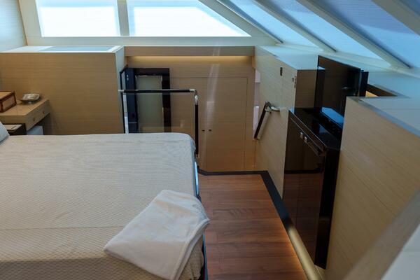 Hideout 65ft Horizon Yacht For Sale