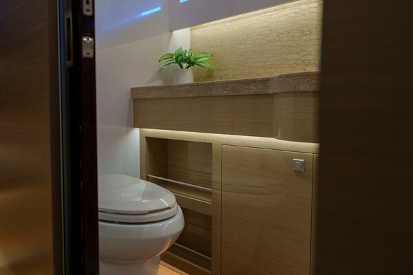 Hideout 65ft Horizon Yacht For Sale