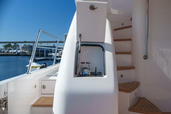 Hideout 65ft Horizon Yacht For Sale