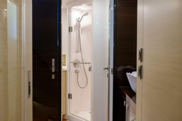 Hideout 65ft Horizon Yacht For Sale