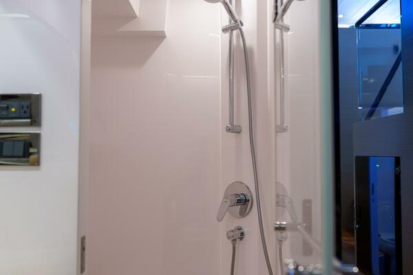 Hideout 65ft Horizon Yacht For Sale