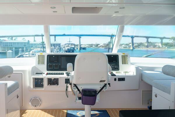 Hideout 65ft Horizon Yacht For Sale