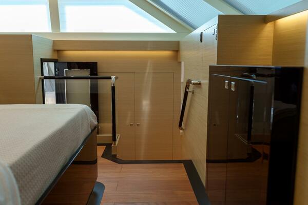 Hideout 65ft Horizon Yacht For Sale