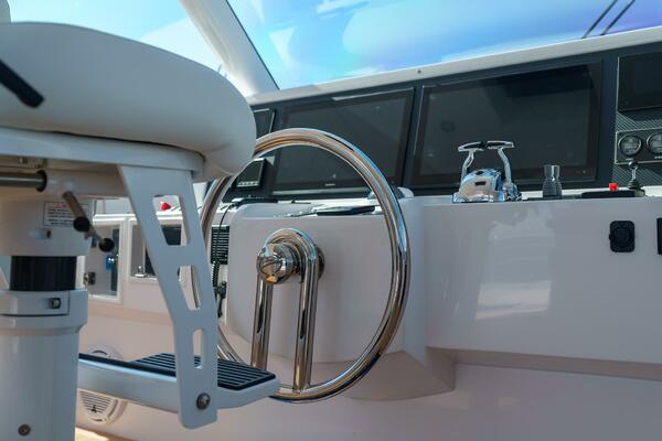 Hideout 65ft Horizon Yacht For Sale