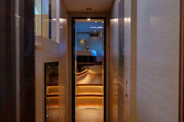 Hideout 65ft Horizon Yacht For Sale