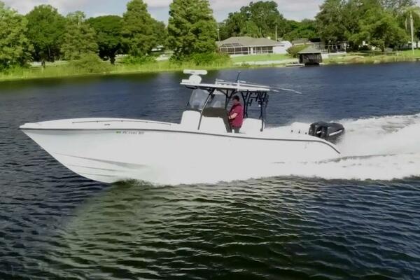 2017 Yellowfin 32 Center Console - Profile