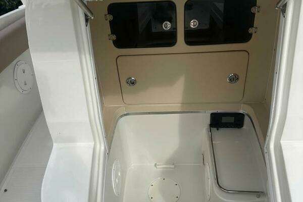 Photo of the 2016 Chris-Craft 