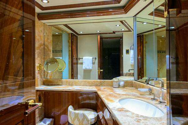 Westport Westport 112 Yacht For Sale