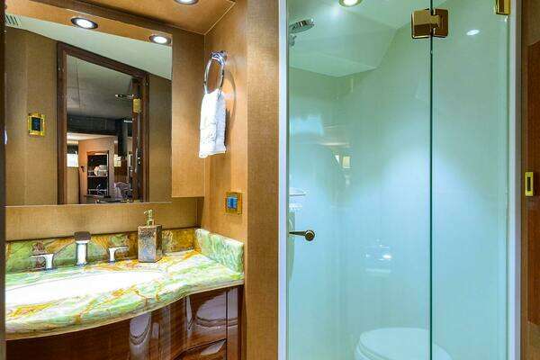 Westport Westport 112 Yacht For Sale