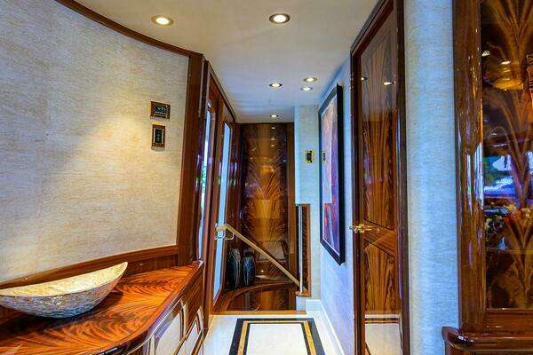 Westport Westport 112 Yacht For Sale