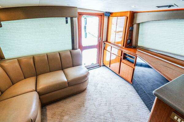 Egg Harbor 42 Convertible Yacht For Sale