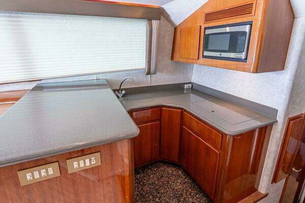 Egg Harbor 42 Convertible Yacht For Sale