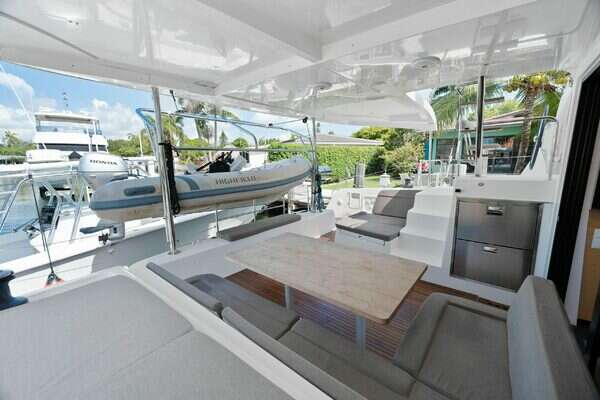 Lagoon  Yacht For Sale