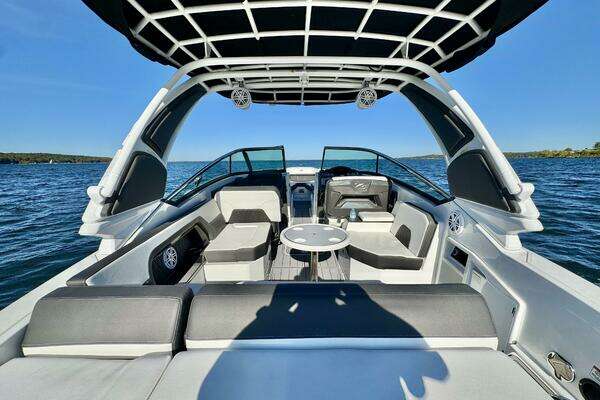 Monterey 305SS Yacht For Sale