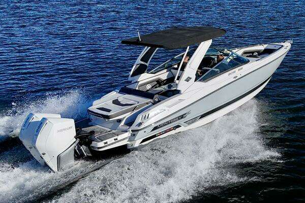 30-ft-Monterey-2023-305SS-Midland Ontario Canada yacht for sale