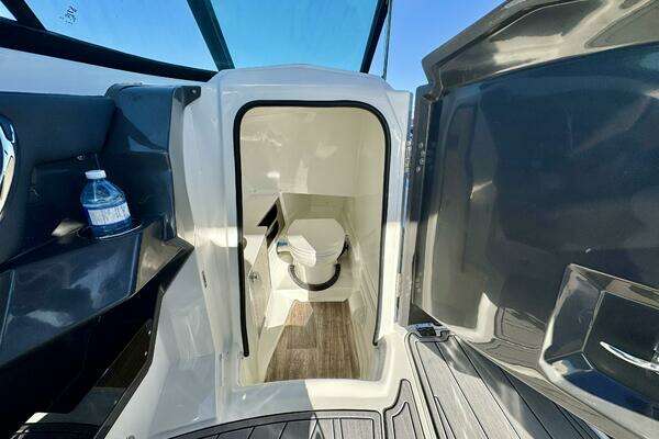 Monterey 305SS Yacht For Sale