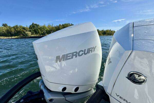 Monterey 305SS Yacht For Sale