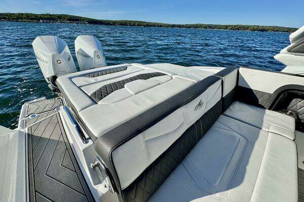 Monterey 305SS Yacht For Sale