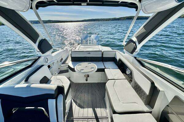 Monterey 305SS Yacht For Sale