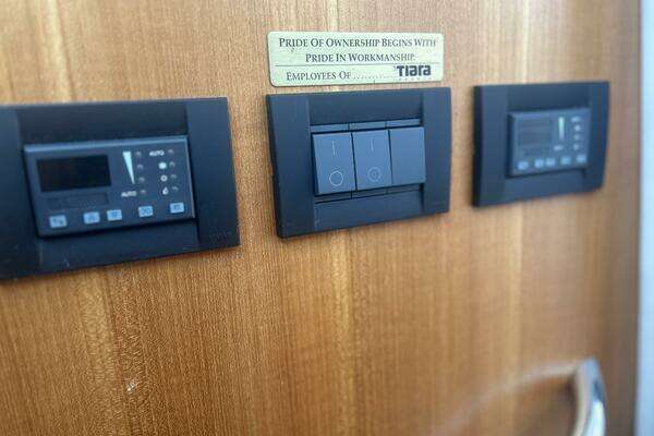 Tiara Yachts  Yacht For Sale