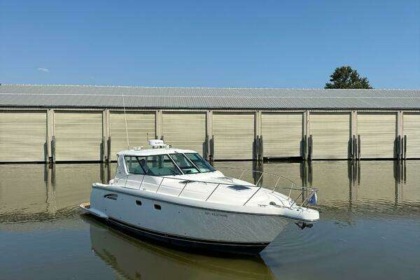2005 Tiara Yachts 36