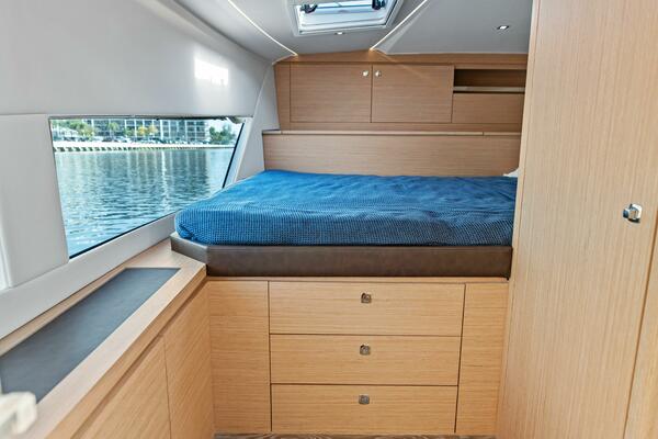 37ft Makai Yacht For Sale