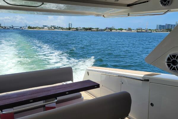 37ft Makai Yacht For Sale