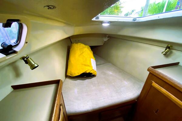 Aquila 34ft Hunter Yacht For Sale